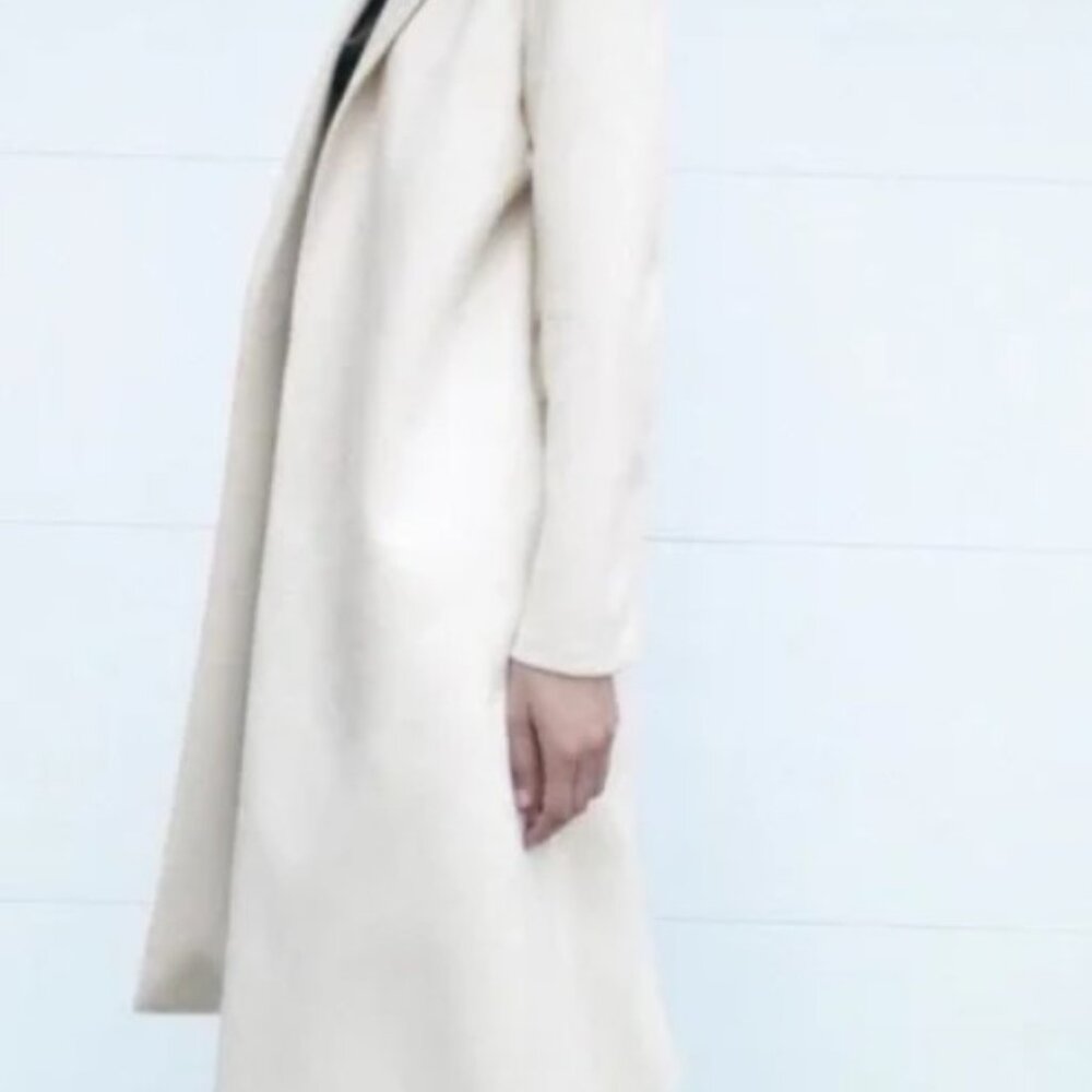 Zara white faux suede coat XS - good condition! - Picture 2 of 6